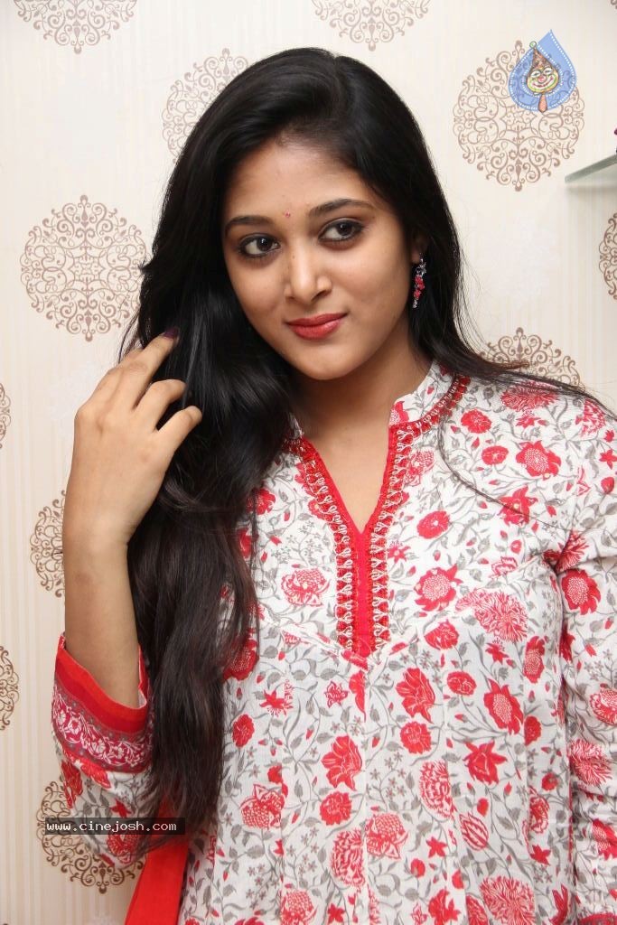 Sushma New Stills - 4 / 130 photos