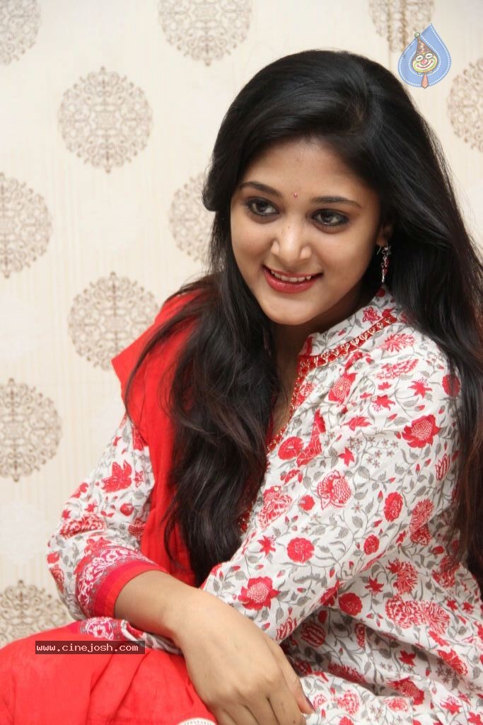 Sushma New Stills - 18 / 130 photos