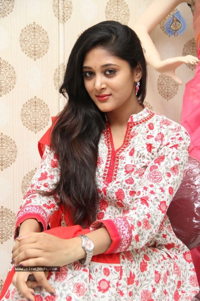 Sushma New Stills - 91 / 130 photos