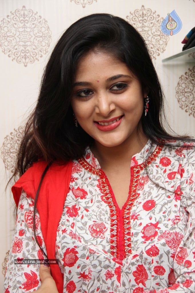 Sushma New Stills - 103 / 130 photos