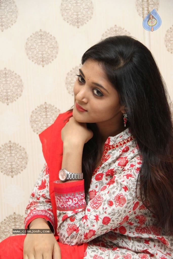 Sushma New Stills - 122 / 130 photos