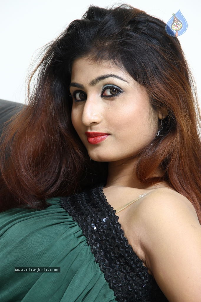 Swapna Hot Photos - 23 / 91 photos