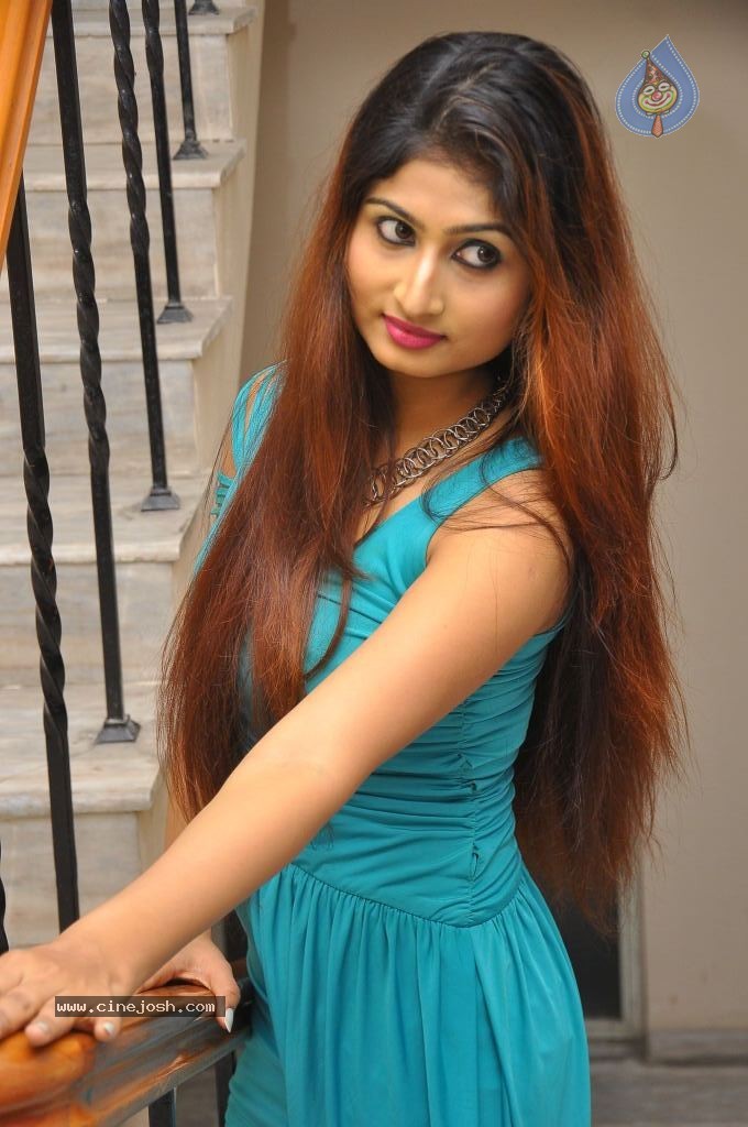 Swapna Hot Stills - 81 / 112 photos