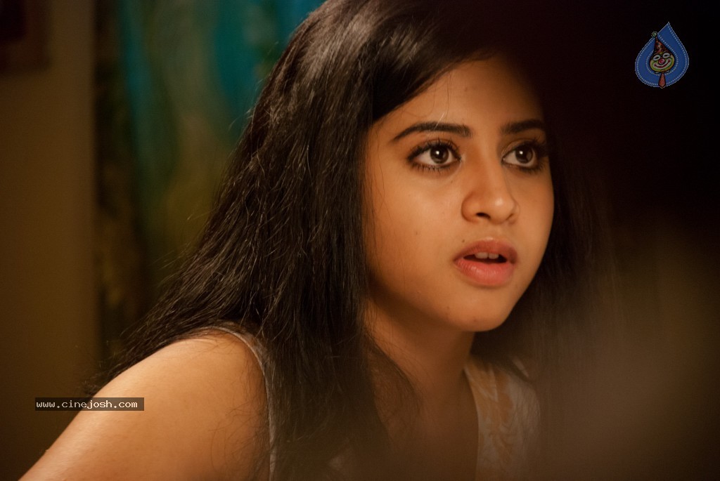 Swathi Deekshith New Stills - 26 / 31 photos