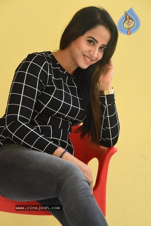 Swathi Deekshith Stills - 40 / 40 photos