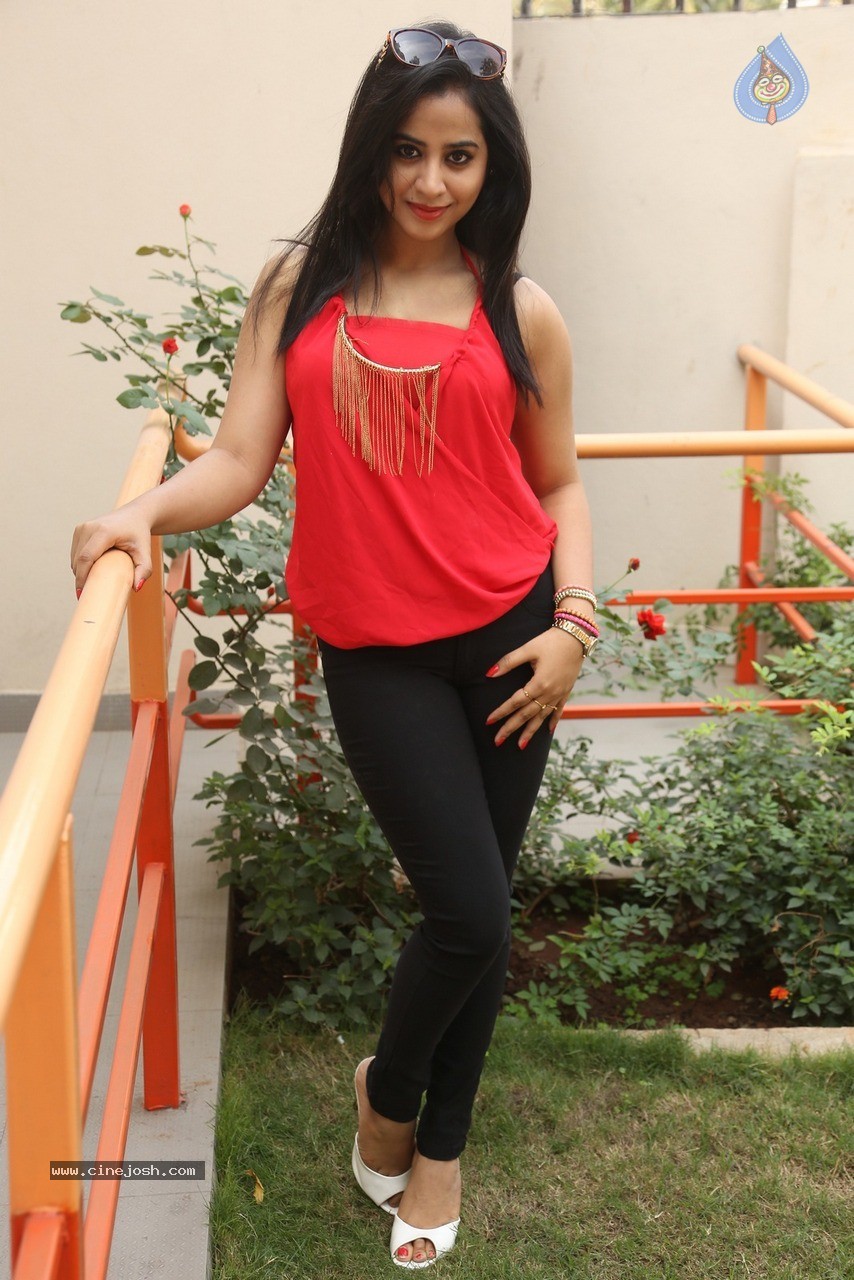 Swathi Dixit Latest Gallery - 60 / 60 photos