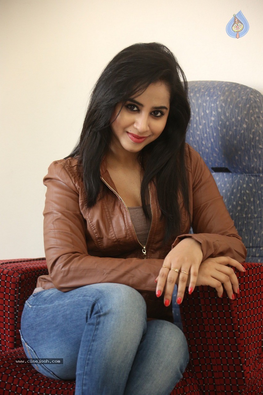 Swathi Dixit Latest Photos - 8 / 85 photos