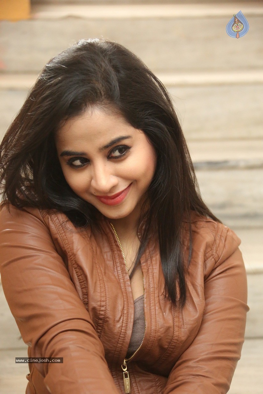 Swathi Dixit Latest Photos - 27 / 85 photos