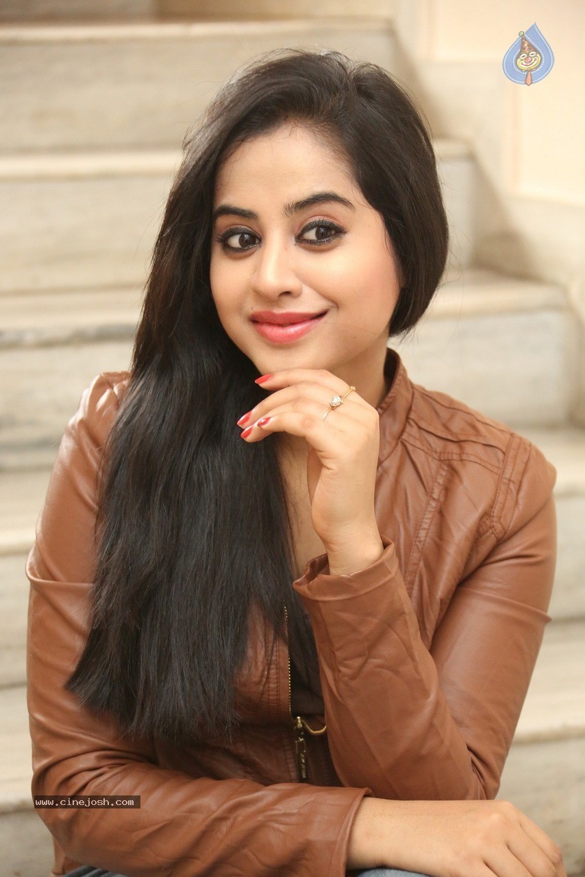 Swathi Dixit Latest Photos - 42 / 85 photos