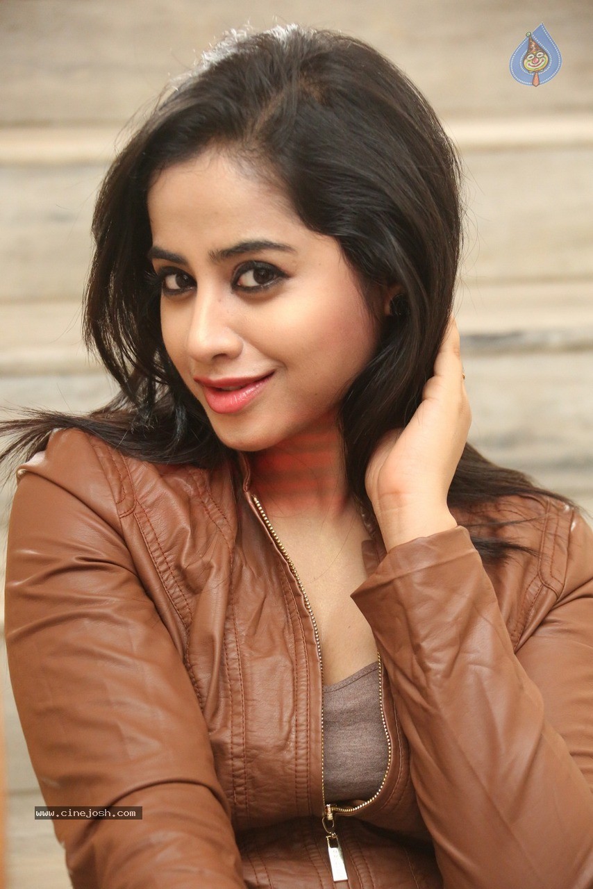 Swathi Dixit Latest Photos - 58 / 85 photos