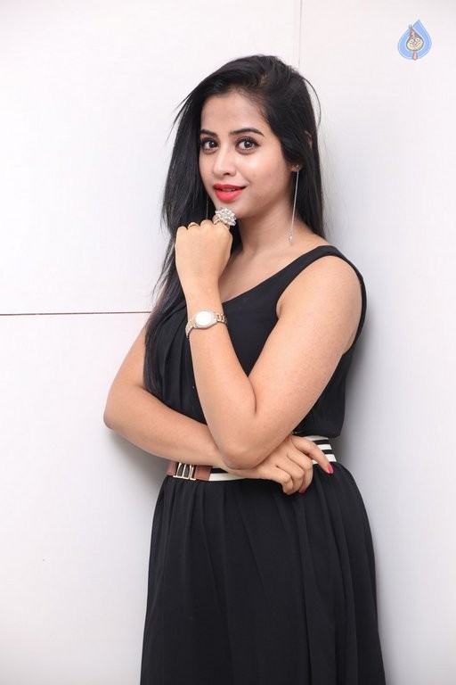 Swathi Dixit Latest Pics - 42 / 50 photos