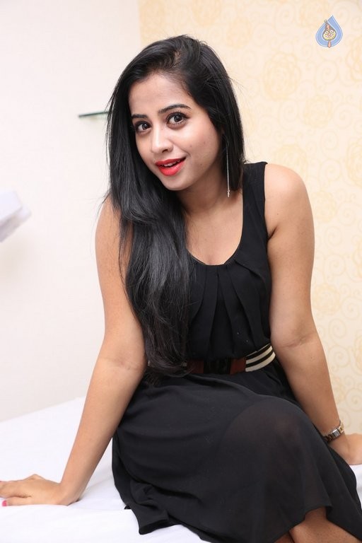 Swathi Dixit Latest Pics - 44 / 50 photos