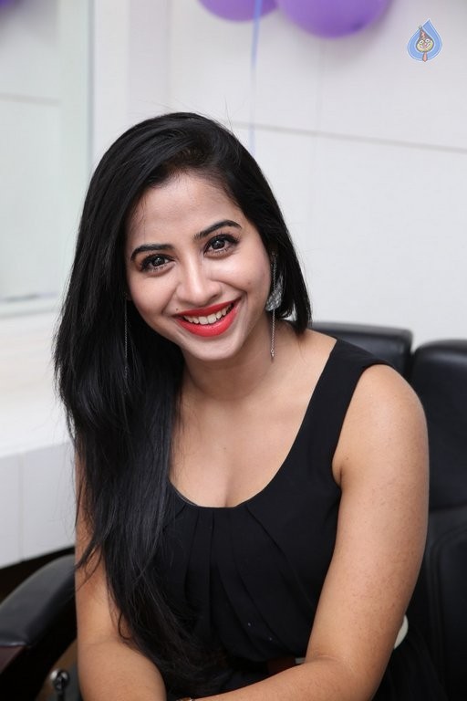 Swathi Dixit Latest Pics - 45 / 50 photos