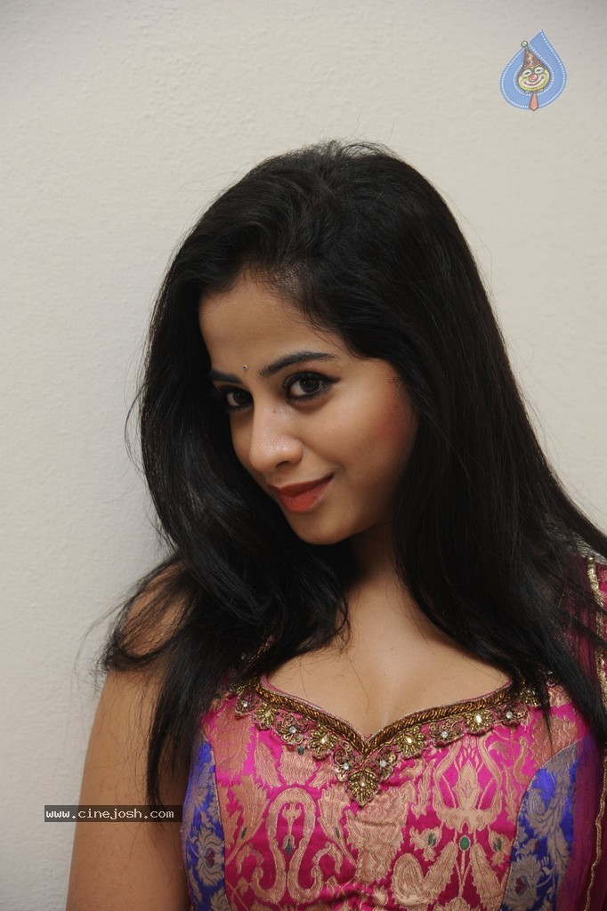 Swathi Dixit New Gallery - 56 / 70 photos