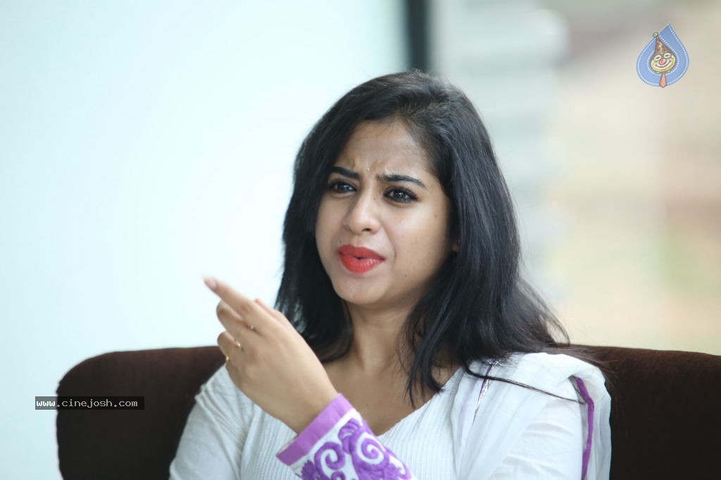 Swathi Dixit New Stills - 5 / 62 photos