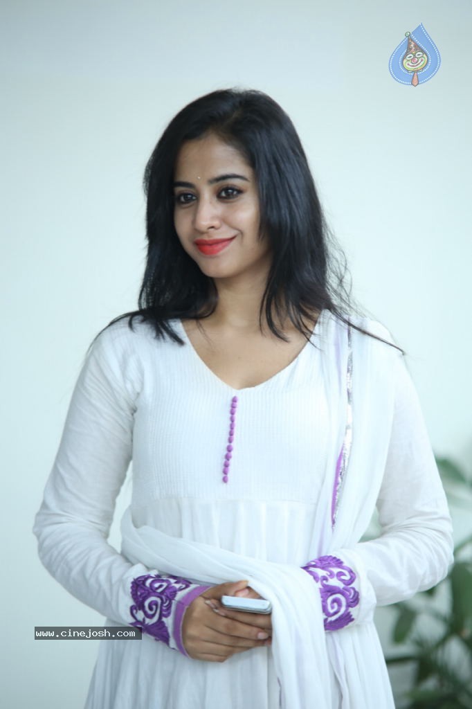 Swathi Dixit New Stills - 12 / 62 photos