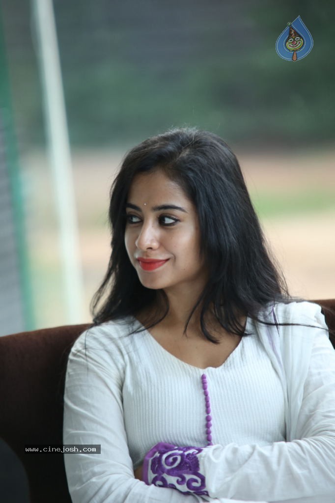 Swathi Dixit New Stills - 13 / 62 photos