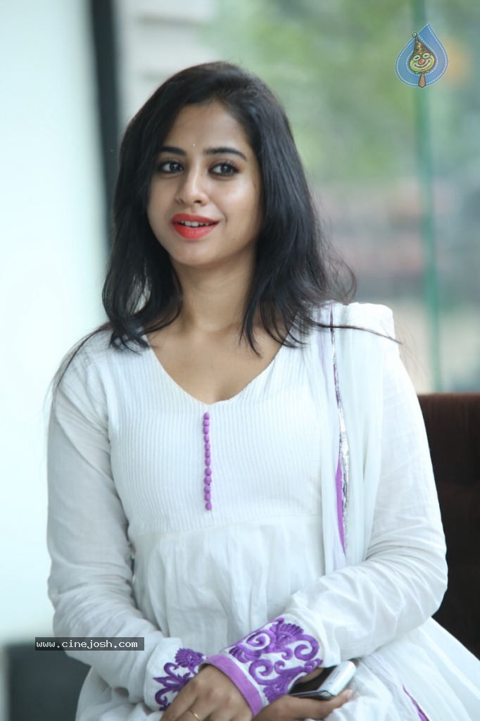 Swathi Dixit New Stills - 27 / 62 photos