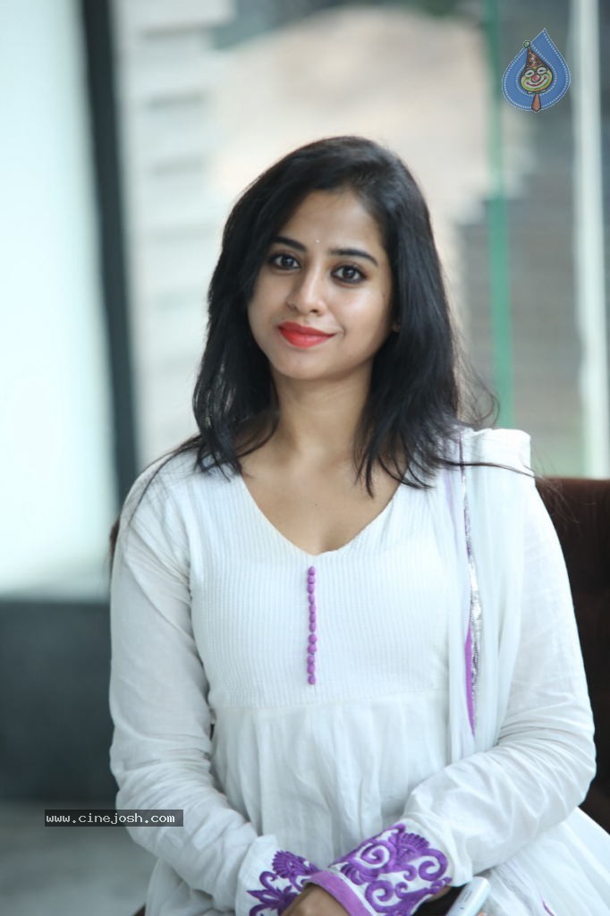 Swathi Dixit New Stills - 31 / 62 photos