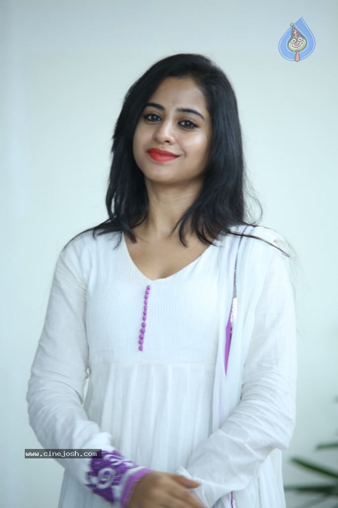 Swathi Dixit New Stills - 36 / 62 photos