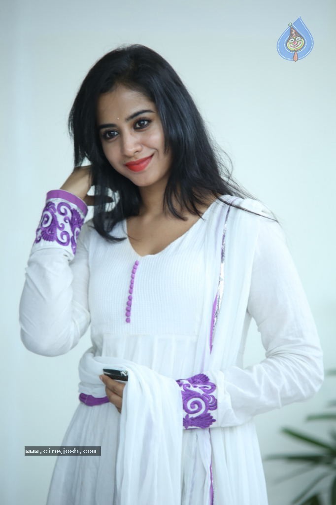 Swathi Dixit New Stills - 54 / 62 photos