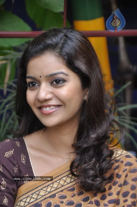 Swathi Latest Stills - 16 / 52 photos