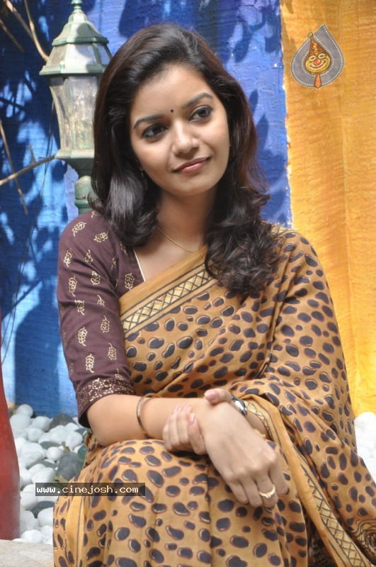 Swathi Latest Stills - 20 / 52 photos