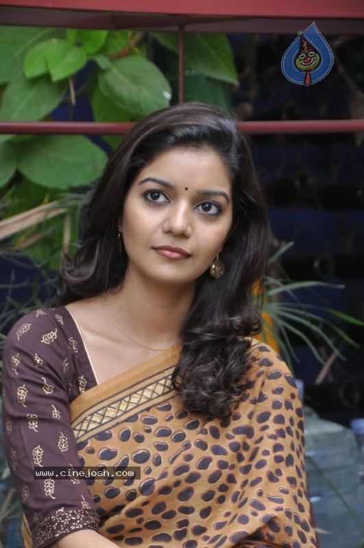 Swathi Latest Stills - 21 / 52 photos