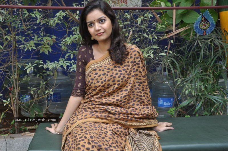 Swathi Latest Stills - 23 / 52 photos