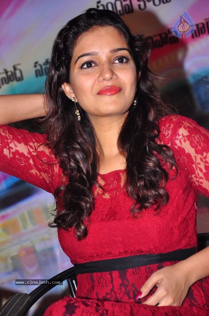 Swathi Latest Stills - 18 / 59 photos