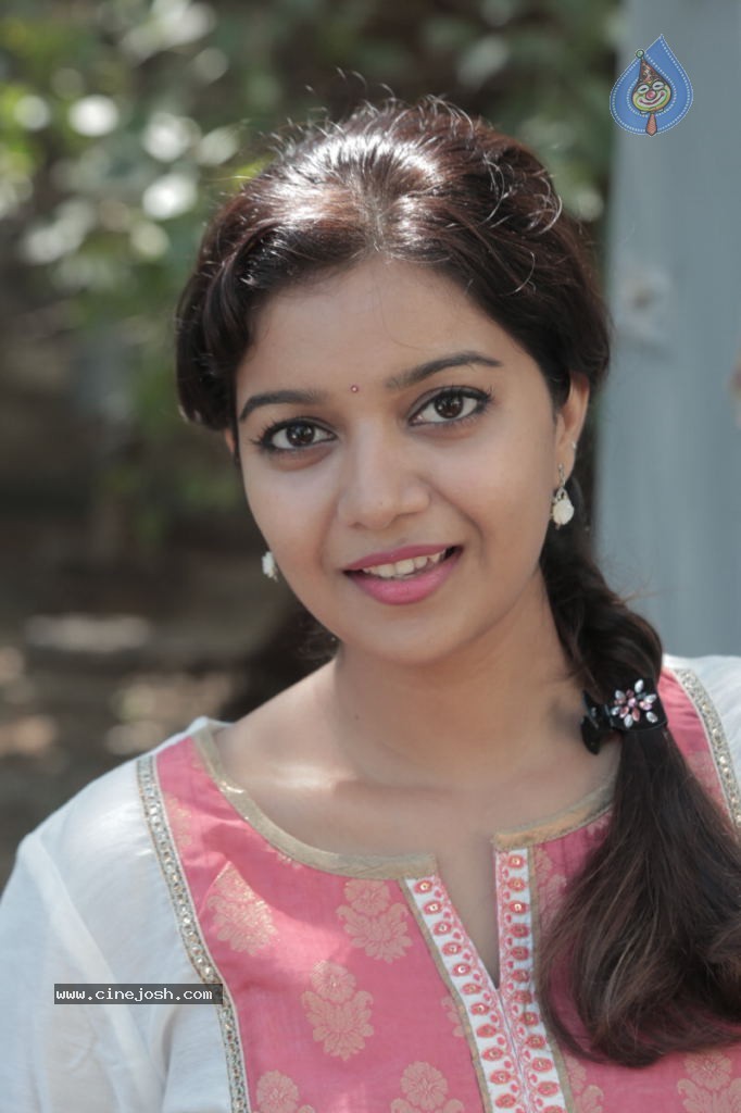 Swathi Latest Stills - 19 / 84 photos