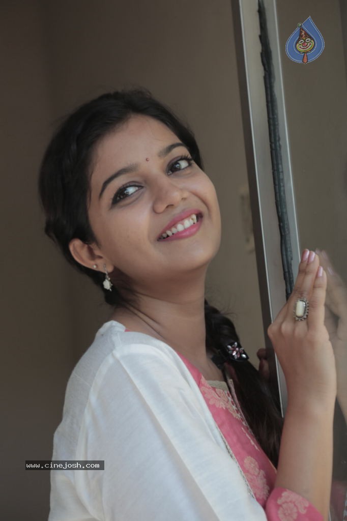 Swathi Latest Stills - 28 / 84 photos