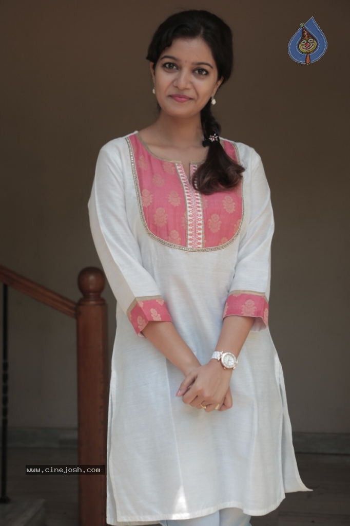 Swathi Latest Stills - 32 / 84 photos