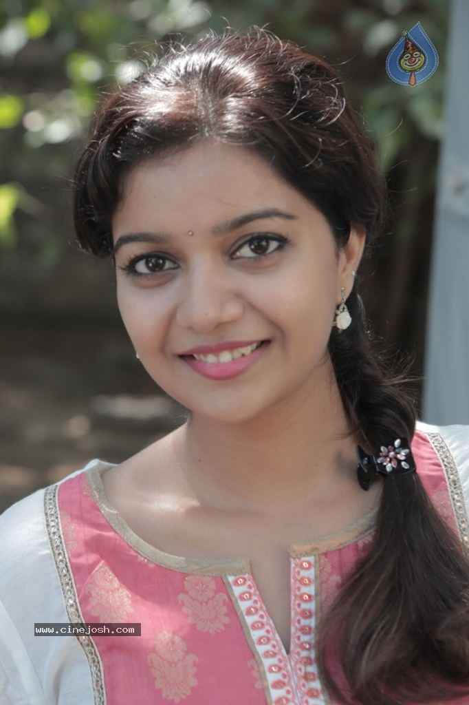 Swathi Latest Stills - 70 / 84 photos