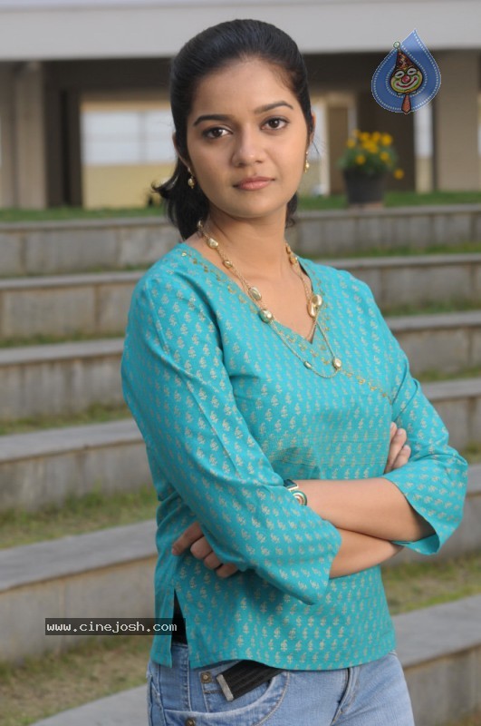 Swathi New Gallery - 7 / 72 photos