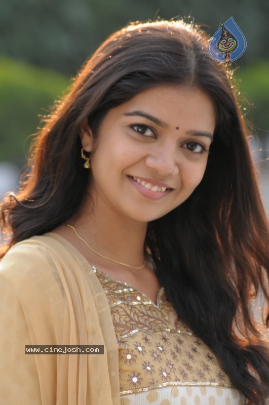 Swathi New Gallery - 12 / 72 photos