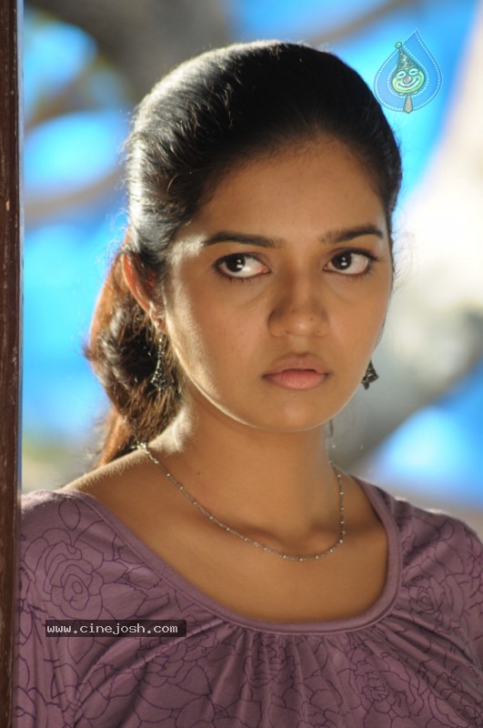 Swathi New Gallery - 33 / 72 photos