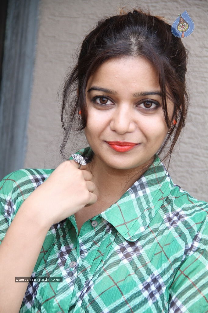 Swathi New Pics - 8 / 104 photos