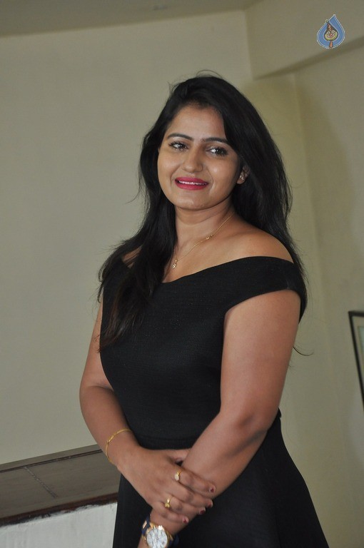 Swathi Reddy Latest Gallery - 11 / 41 photos