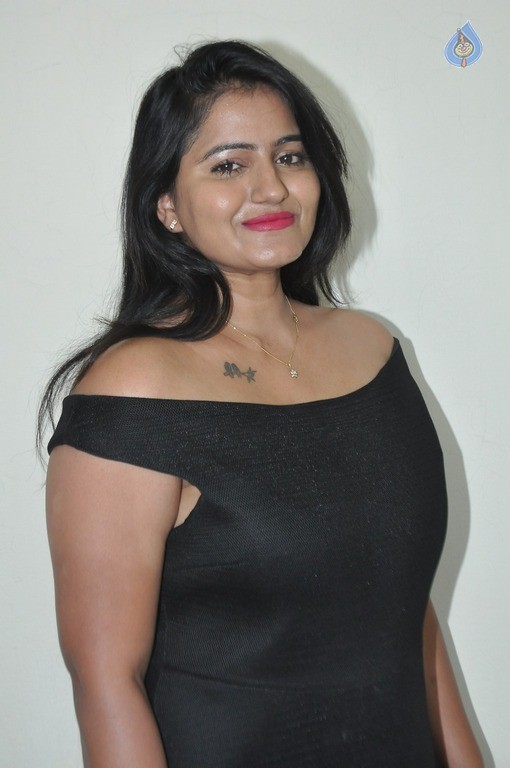 Swathi Reddy Latest Gallery - 19 / 41 photos