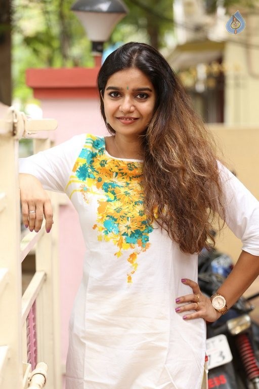 Swathi Reddy Latest Pics - 29 / 42 photos