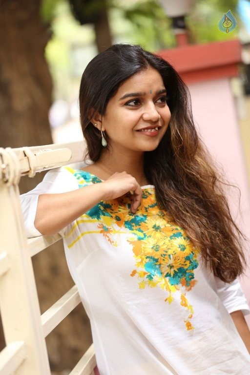 Swathi Reddy Latest Pics - 34 / 42 photos