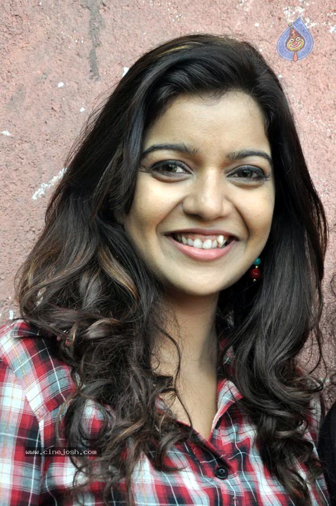 Swathi Stills - 6 / 57 photos