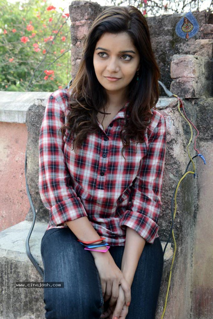 Swathi Stills - 10 / 57 photos