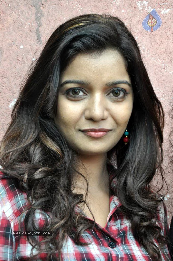 Swathi Stills - 19 / 57 photos