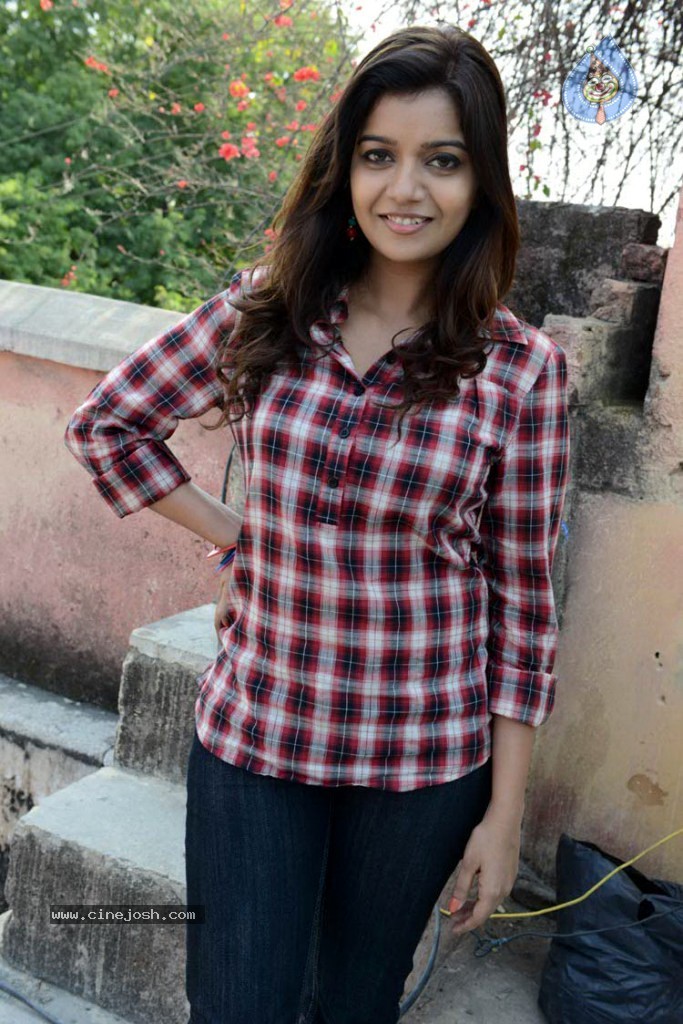 Swathi Stills - 37 / 57 photos