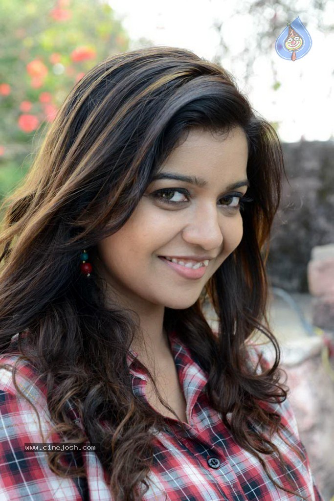 Swathi Stills - 49 / 57 photos