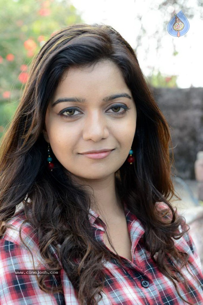 Swathi Stills - 52 / 57 photos