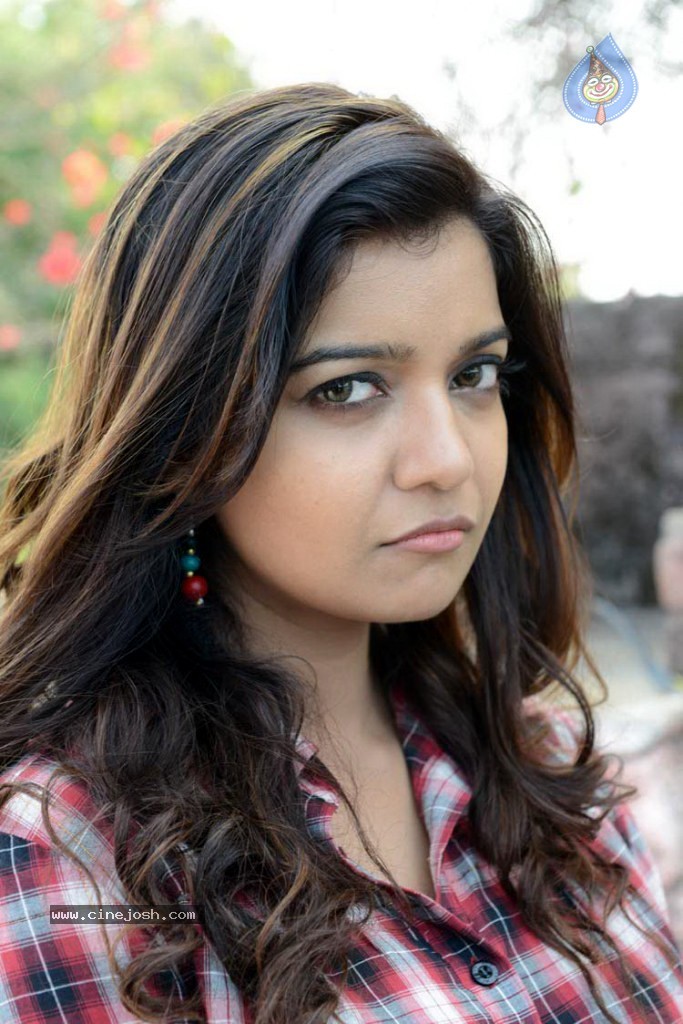 Swathi Stills - 56 / 57 photos