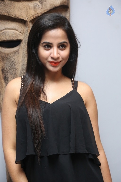 Swati Dixit Latest Gallery - 22 / 26 photos